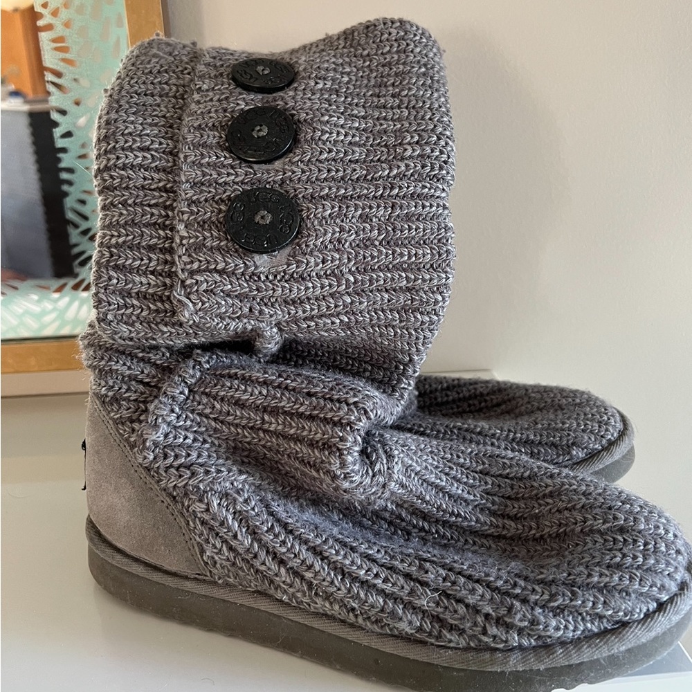 UGG Women's Classic Cardy: Grey Size 8